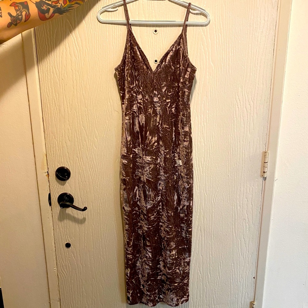 Velvet mauve midi dress